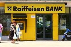 Raiffeisen a renuntat la depozitele bancare pe 3 luni